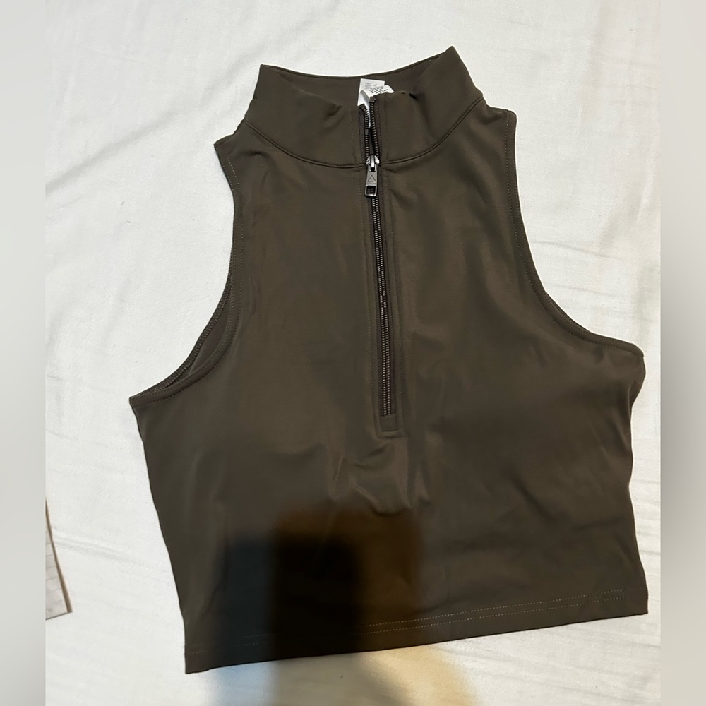 Vitality Refine Sports bra (Pebble) *never been worn*